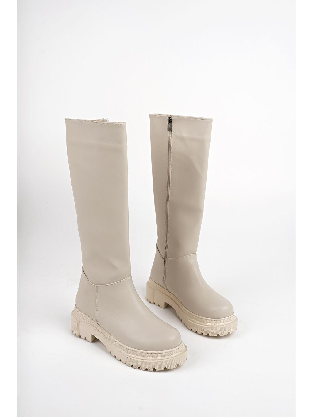 زنانه موگو BERY