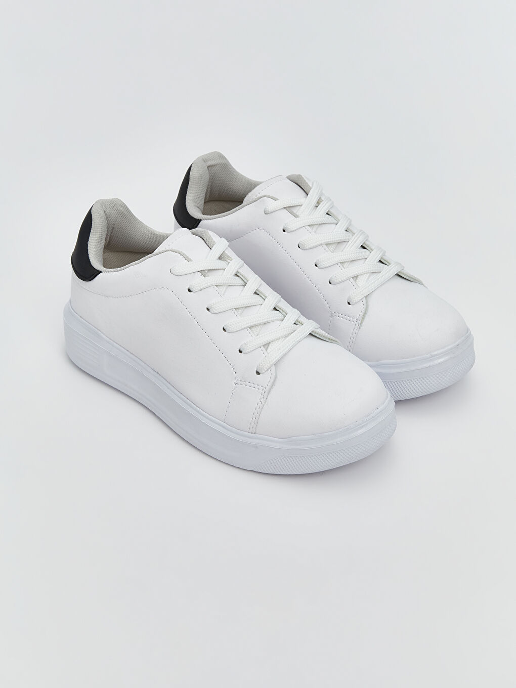 اسنیکر ال سی وایکیکی