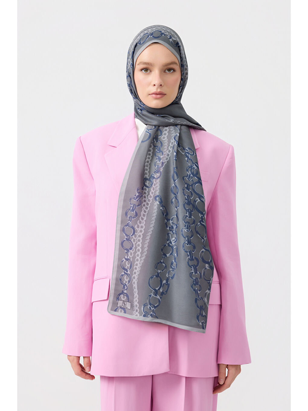 روسری کیو ای اف