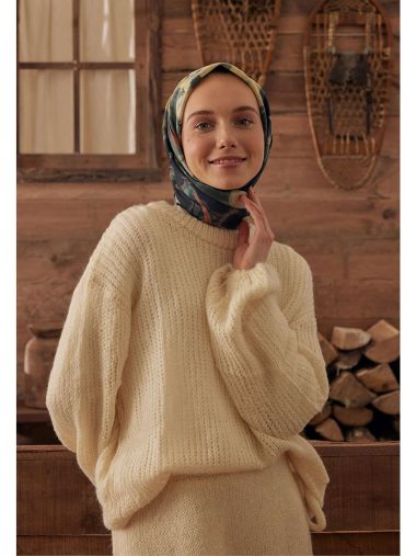 روسری زنانه فرش اسکارف اورجینال | S000423035 Fresh Scarfs